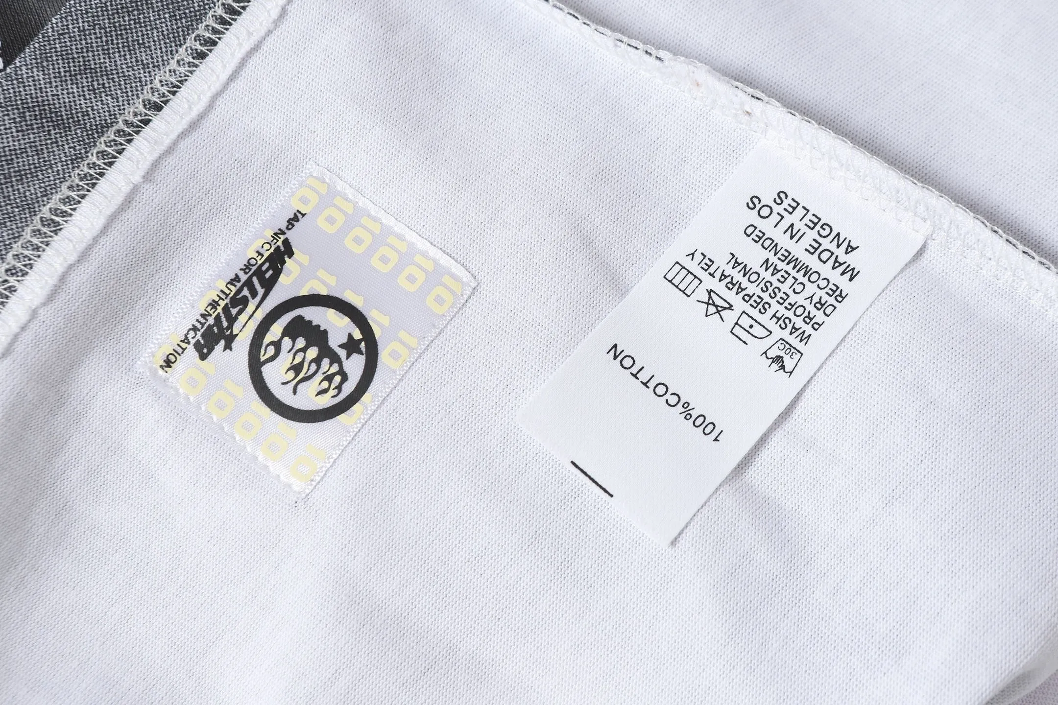 771#White I P54 In Stock Hellstar 、 T （fabric):32 240 Sizes（size）：S-M- L- X L （colour）：White 👉 👉 👉